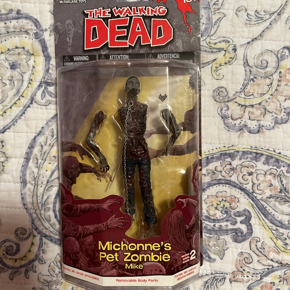 The Walking Dead Michonne's Pet Zombie Figure